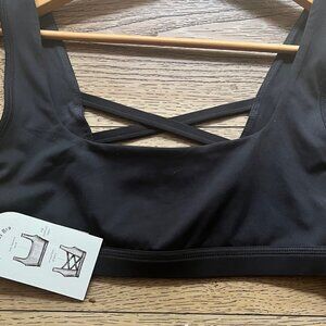 Logilates Crisscross Bra Black Size Medium Stretch, Thick Non-lined pullover